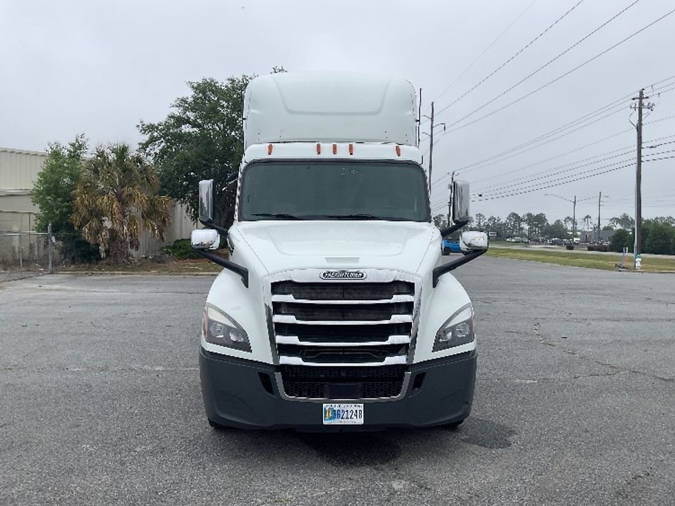 Day Cab Tractor-Heavy Duty Tractors-Freightliner-2020-T12664ST-Valdosta-GA-886,885\n\t\tmiles-$ 30,500 - Image 2