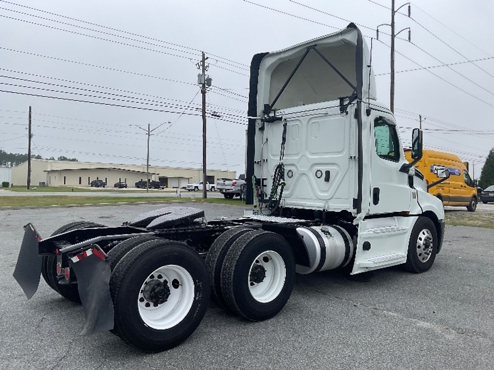 Day Cab Tractor-Heavy Duty Tractors-Freightliner-2020-T12664ST-Valdosta-GA-886,885\n\t\tmiles-$ 30,500 - Image 7