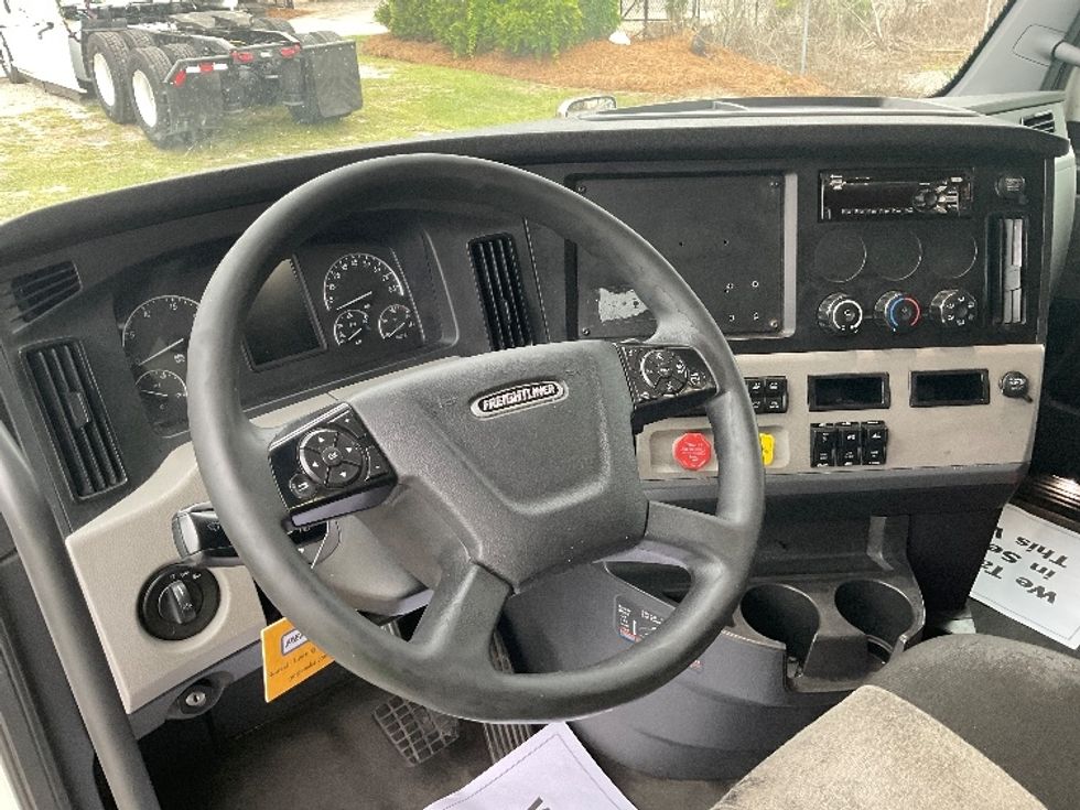Day Cab Tractor-Heavy Duty Tractors-Freightliner-2020-T12664ST-Valdosta-GA-909,204\n\t\tmiles-$ 30,500 - Image 10