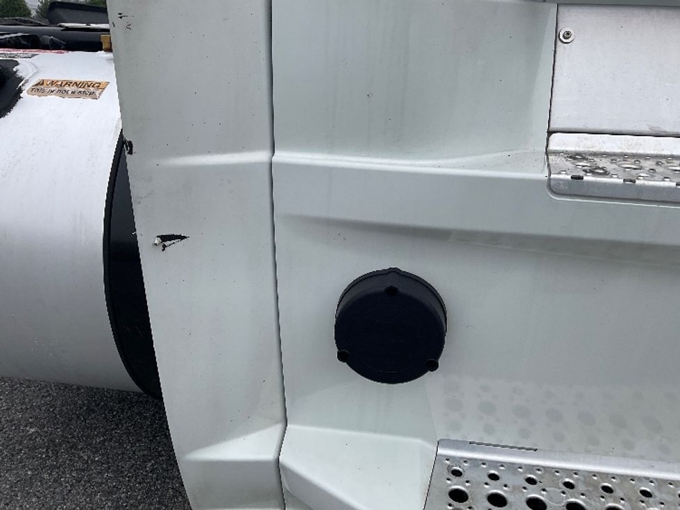Day Cab Tractor-Heavy Duty Tractors-Freightliner-2020-T12664ST-Valdosta-GA-909,204\n\t\tmiles-$ 30,500 - Image 19