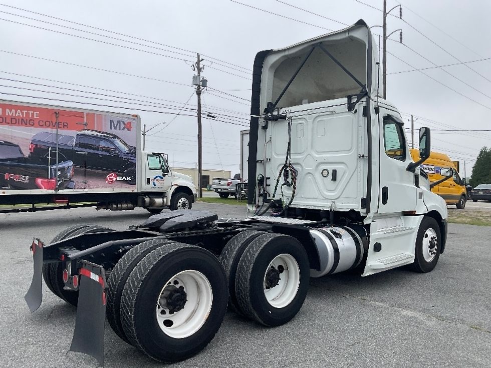Day Cab Tractor-Heavy Duty Tractors-Freightliner-2020-T12664ST-Valdosta-GA-909,204\n\t\tmiles-$ 30,500 - Image 7