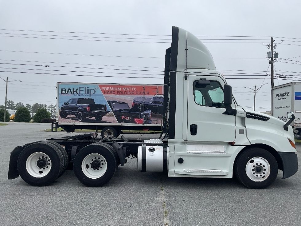 Day Cab Tractor-Heavy Duty Tractors-Freightliner-2020-T12664ST-Valdosta-GA-909,204\n\t\tmiles-$ 30,500 - Image 8