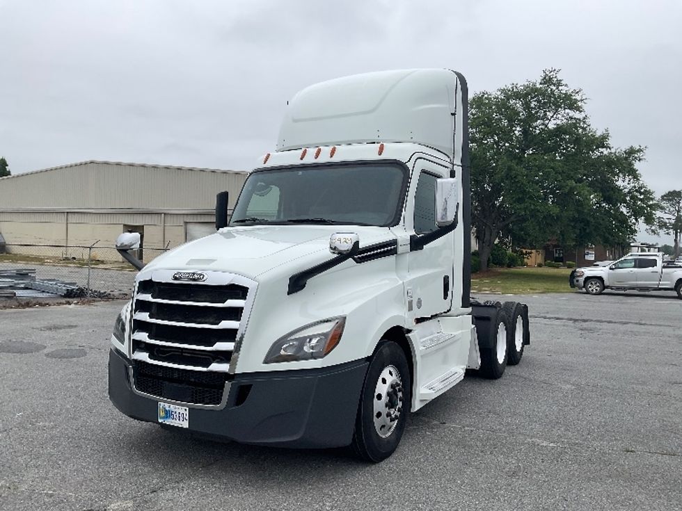 Day Cab Tractor-Heavy Duty Tractors-Freightliner-2020-T12664ST-Valdosta-GA-927,097\n\t\tmiles-$ 30,500 - Image 3
