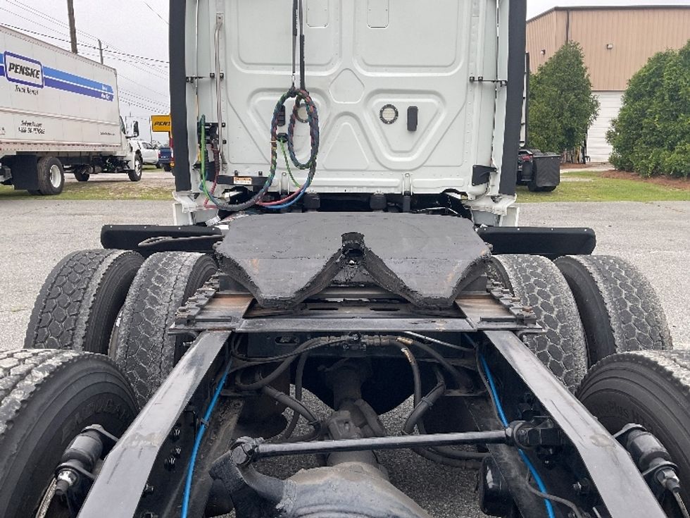 Day Cab Tractor-Heavy Duty Tractors-Freightliner-2020-T12664ST-Valdosta-GA-927,097\n\t\tmiles-$ 30,500 - Image 6