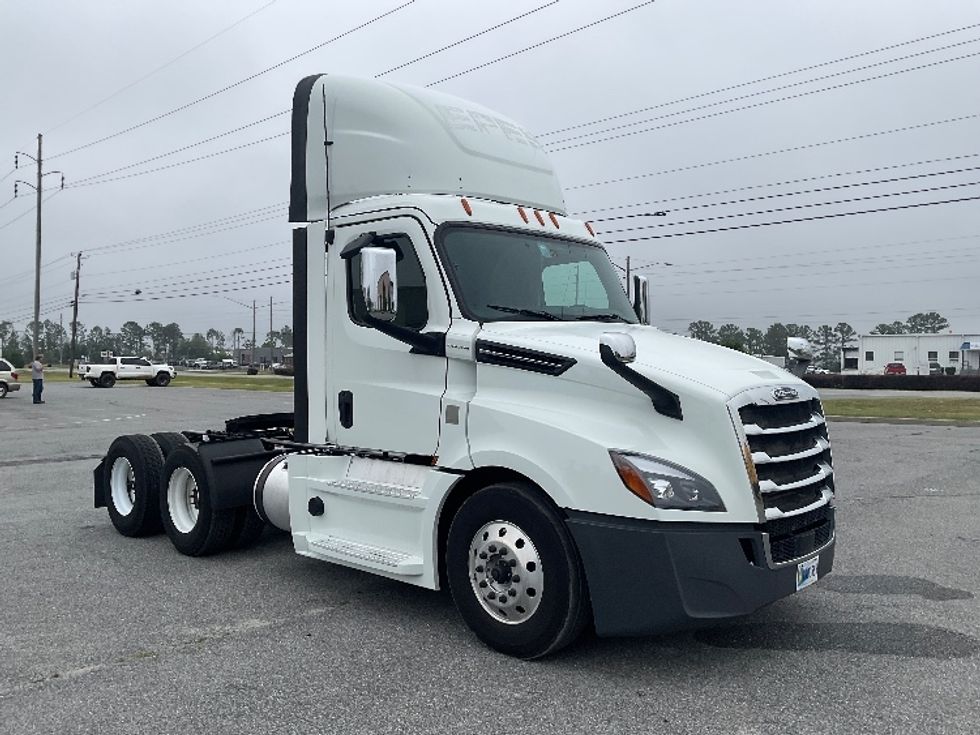 Day Cab Tractor-Heavy Duty Tractors-Freightliner-2020-T12664ST-Valdosta-GA-960,506\n\t\tmiles-$ 30,500 - Image 1