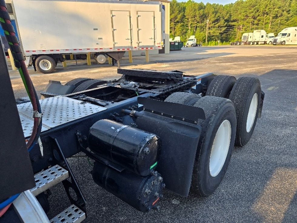2020 Freightliner Cascadia 126" Day cab photo 17