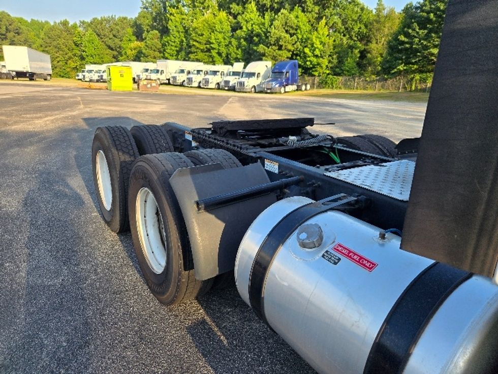 2020 Freightliner Cascadia 126" Day cab photo 18