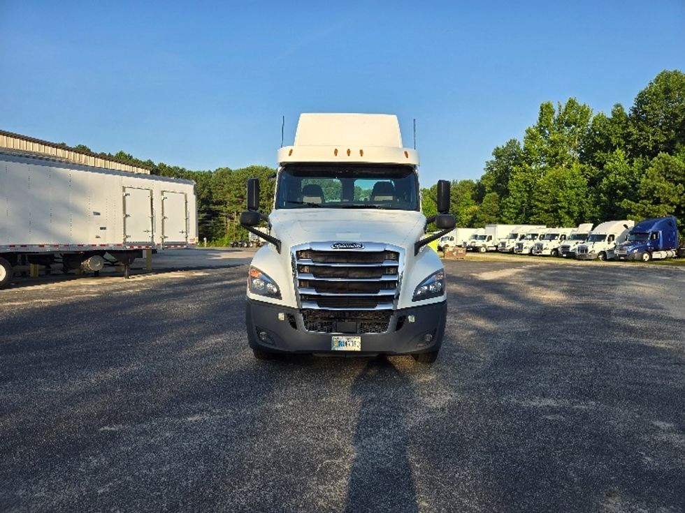 Day Cab Tractor-Heavy Duty Tractors-Freightliner-2020-T12664ST-Villa Rica-GA-405,799\n\t\tmiles-$ 55,000 - Image 2