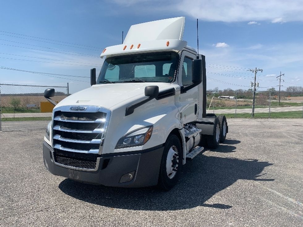 Day Cab Tractor-Heavy Duty Tractors-Freightliner-2020-T12664ST-Wabash-IN-379,289\n\t\tmiles-$ 48,500 - Image 1
