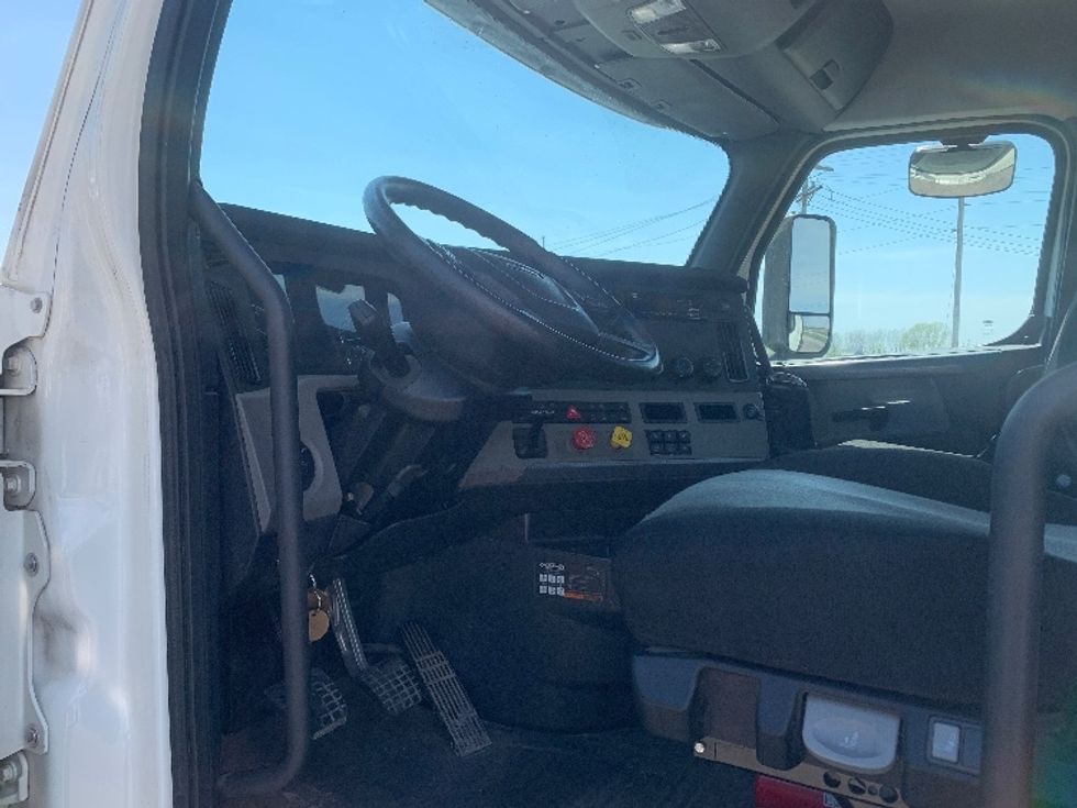 Day Cab Tractor-Heavy Duty Tractors-Freightliner-2020-T12664ST-Wabash-IN-379,289\n\t\tmiles-$ 48,500 - Image 10