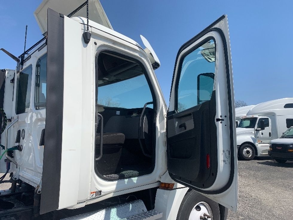 Day Cab Tractor-Heavy Duty Tractors-Freightliner-2020-T12664ST-Wabash-IN-379,289\n\t\tmiles-$ 48,500 - Image 12