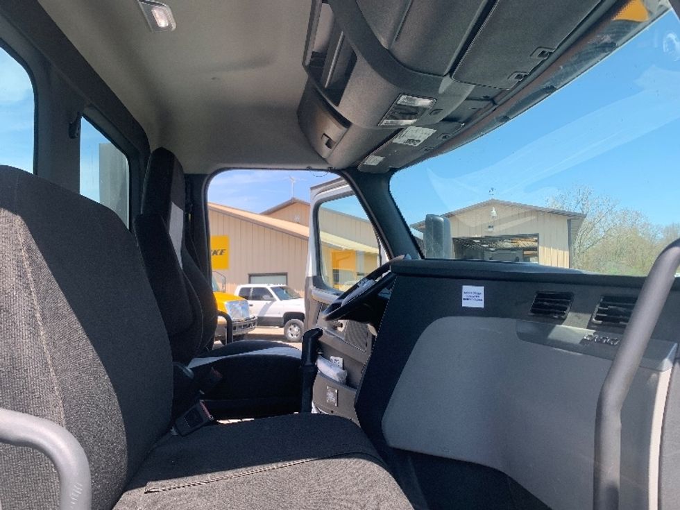 Day Cab Tractor-Heavy Duty Tractors-Freightliner-2020-T12664ST-Wabash-IN-379,289\n\t\tmiles-$ 48,500 - Image 14