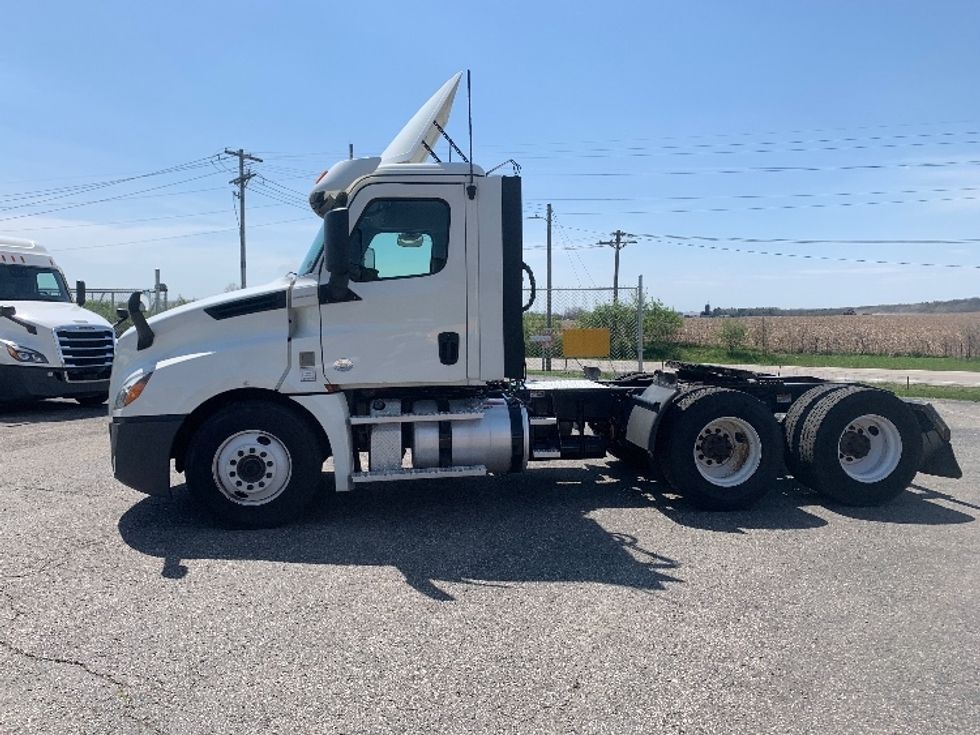 Day Cab Tractor-Heavy Duty Tractors-Freightliner-2020-T12664ST-Wabash-IN-379,289\n\t\tmiles-$ 48,500 - Image 4