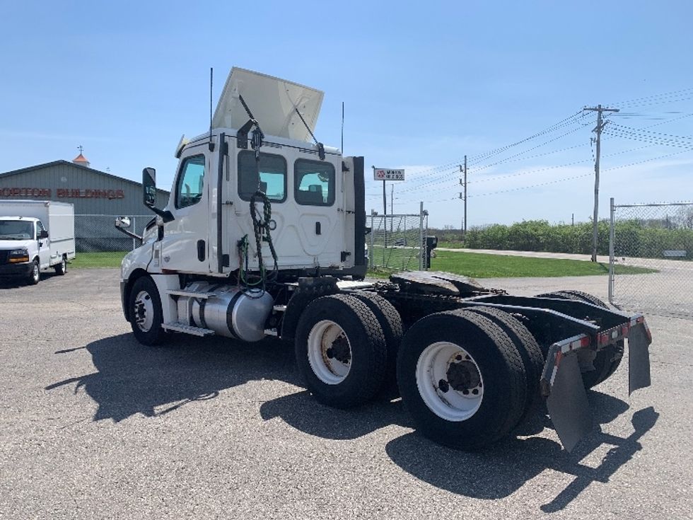 Day Cab Tractor-Heavy Duty Tractors-Freightliner-2020-T12664ST-Wabash-IN-379,289\n\t\tmiles-$ 48,500 - Image 5