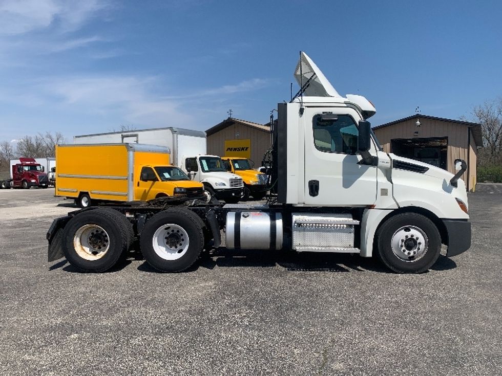 Day Cab Tractor-Heavy Duty Tractors-Freightliner-2020-T12664ST-Wabash-IN-379,289\n\t\tmiles-$ 48,500 - Image 8