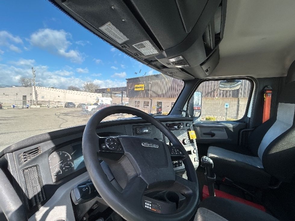 Day Cab Tractor-Heavy Duty Tractors-Freightliner-2020-T12664ST-Warren-MI-554,172\n\t\tmiles-$ 31,000 - Image 10