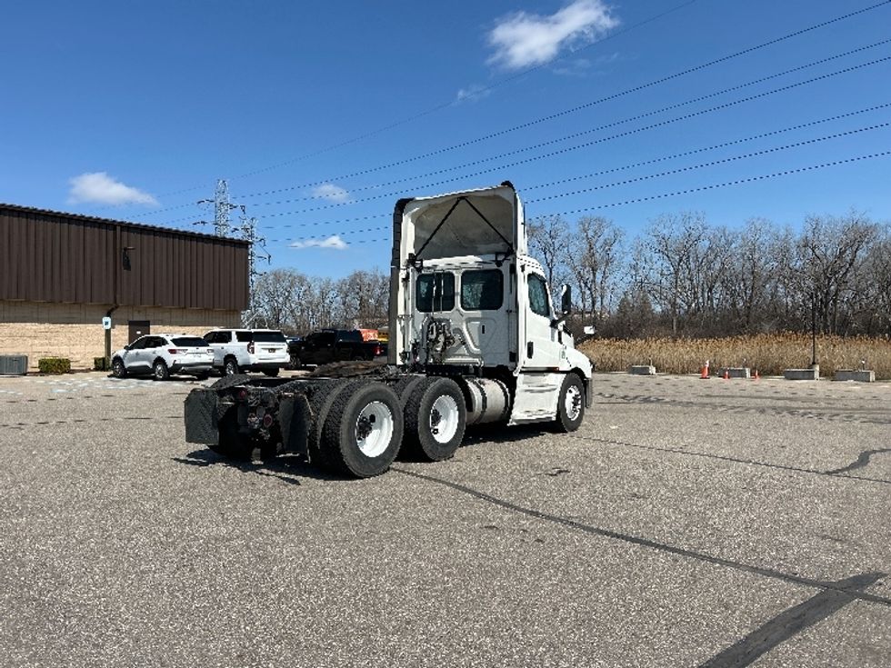 Day Cab Tractor-Heavy Duty Tractors-Freightliner-2020-T12664ST-Warren-MI-554,172\n\t\tmiles-$ 31,000 - Image 7