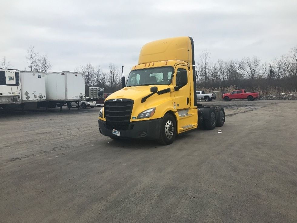 Day Cab Tractor-Heavy Duty Tractors-Freightliner-2020-T12664ST-Watertown-NY-355,441\n\t\tmiles-$ 47,000 - Image 1