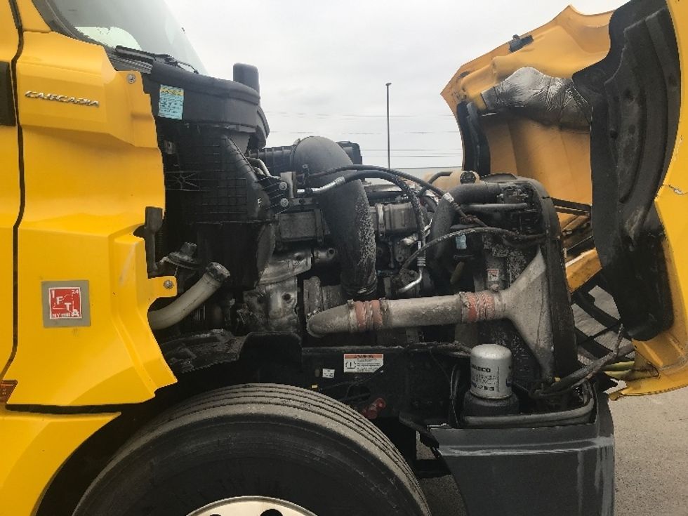 Day Cab Tractor-Heavy Duty Tractors-Freightliner-2020-T12664ST-Watertown-NY-355,441\n\t\tmiles-$ 47,000 - Image 15