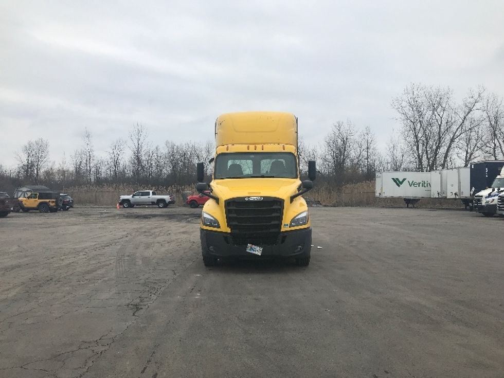 Day Cab Tractor-Heavy Duty Tractors-Freightliner-2020-T12664ST-Watertown-NY-355,441\n\t\tmiles-$ 47,000 - Image 2