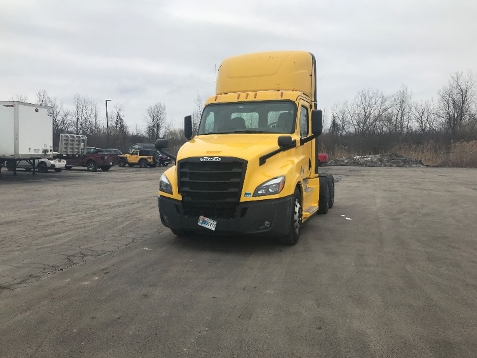 Day Cab Tractor-Heavy Duty Tractors-Freightliner-2020-T12664ST-Watertown-NY-355,441\n\t\tmiles-$ 47,000 - Image 3