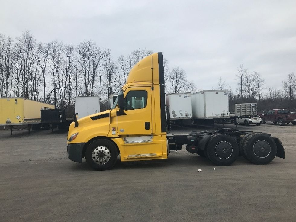 Day Cab Tractor-Heavy Duty Tractors-Freightliner-2020-T12664ST-Watertown-NY-355,441\n\t\tmiles-$ 47,000 - Image 4