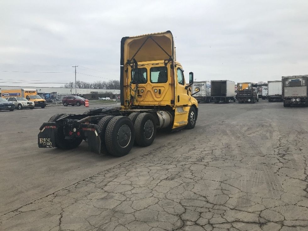 Day Cab Tractor-Heavy Duty Tractors-Freightliner-2020-T12664ST-Watertown-NY-355,441\n\t\tmiles-$ 47,000 - Image 7