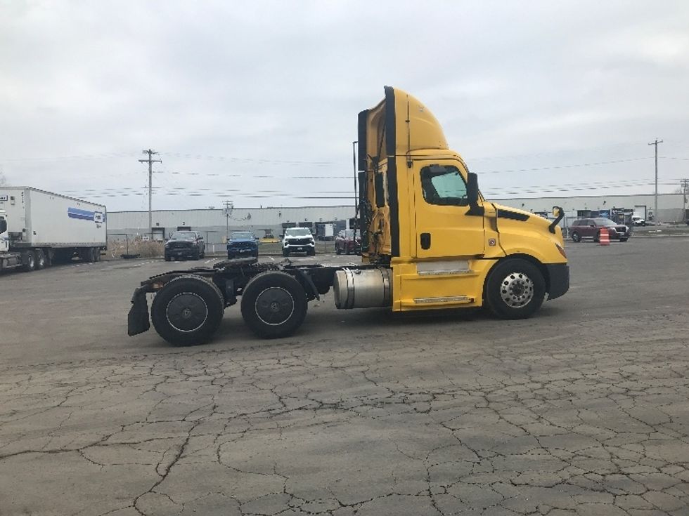Day Cab Tractor-Heavy Duty Tractors-Freightliner-2020-T12664ST-Watertown-NY-355,441\n\t\tmiles-$ 47,000 - Image 8