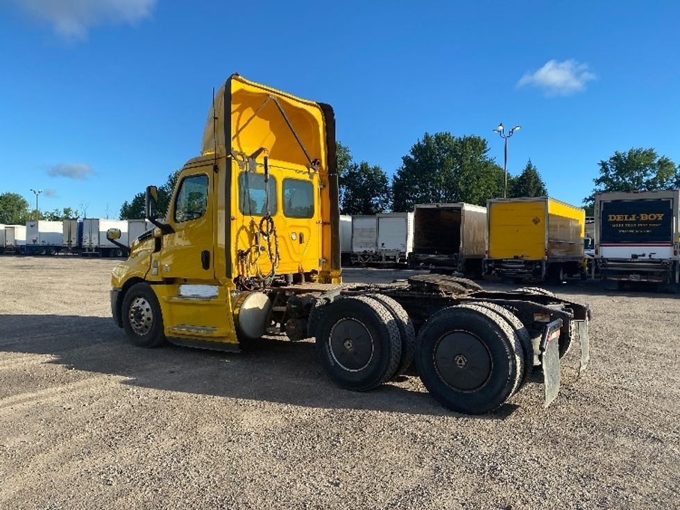Day Cab Tractor-Heavy Duty Tractors-Freightliner-2020-T12664ST-Watertown-NY-374,428\n\t\tmiles-$ 41,500 - Image 5