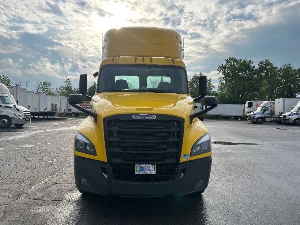 Day Cab Tractor-Heavy Duty Tractors-Freightliner-2020-T12664ST-Watertown-NY-405,136\n\t\tmiles-$ 40,250 - Image 2