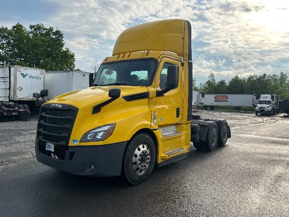 Day Cab Tractor-Heavy Duty Tractors-Freightliner-2020-T12664ST-Watertown-NY-405,136\n\t\tmiles-$ 40,250 - Image 3