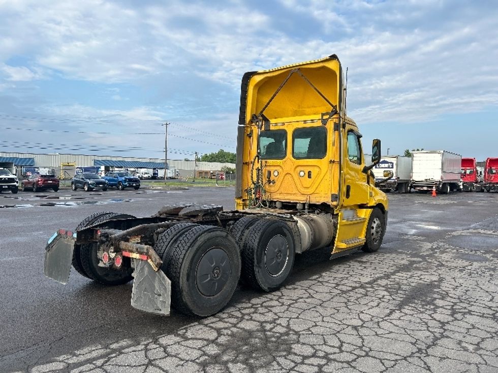 Day Cab Tractor-Heavy Duty Tractors-Freightliner-2020-T12664ST-Watertown-NY-405,136\n\t\tmiles-$ 40,250 - Image 7