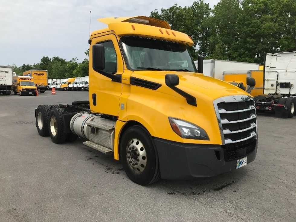 Day Cab Tractor-Heavy Duty Tractors-Freightliner-2020-T12664ST-Watertown-NY-418,655\n\t\tmiles-$ 44,250 - Image 1