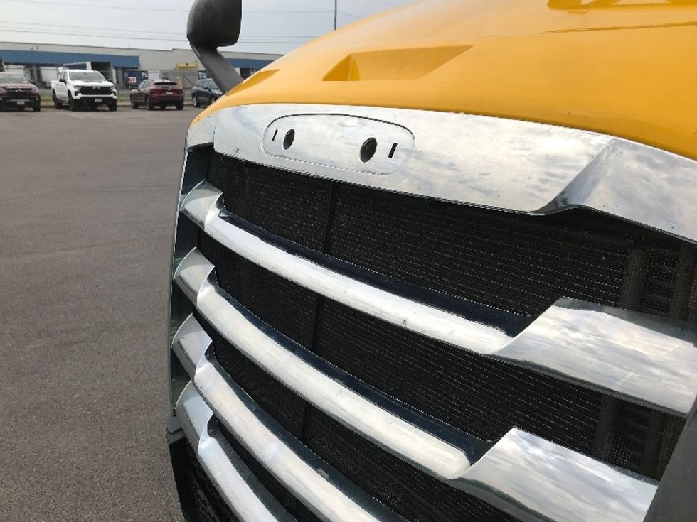 Day Cab Tractor-Heavy Duty Tractors-Freightliner-2020-T12664ST-Watertown-NY-418,655\n\t\tmiles-$ 44,250 - Image 19