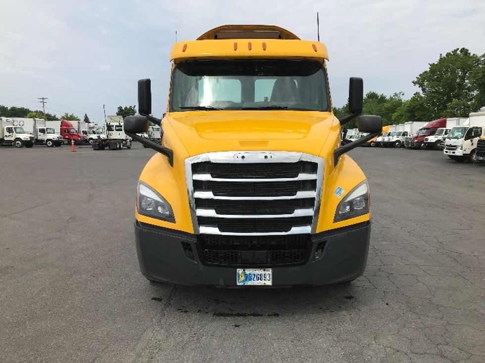 Day Cab Tractor-Heavy Duty Tractors-Freightliner-2020-T12664ST-Watertown-NY-418,655\n\t\tmiles-$ 44,250 - Image 2