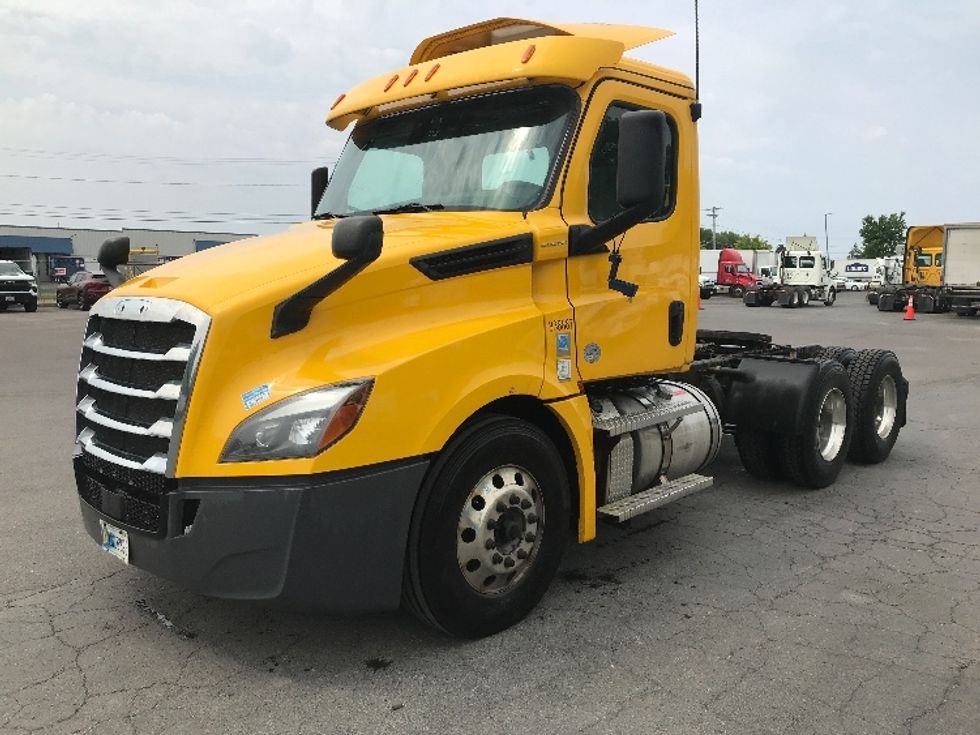 Day Cab Tractor-Heavy Duty Tractors-Freightliner-2020-T12664ST-Watertown-NY-418,655\n\t\tmiles-$ 44,250 - Image 3