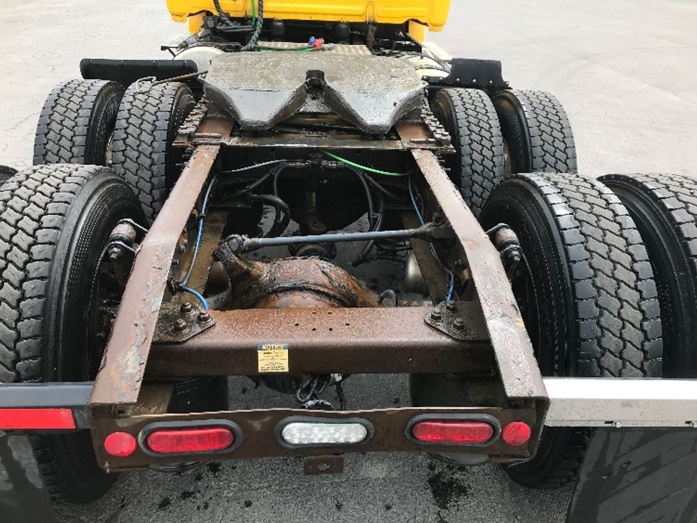 Day Cab Tractor-Heavy Duty Tractors-Freightliner-2020-T12664ST-Watertown-NY-418,655\n\t\tmiles-$ 44,250 - Image 6