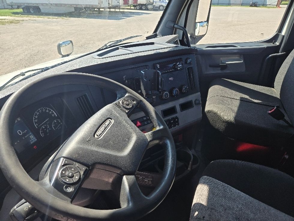 Day Cab Tractor-Heavy Duty Tractors-Freightliner-2020-T12664ST-Weatherford-TX-323,086\n\t\tmiles-$ 62,250 - Image 10