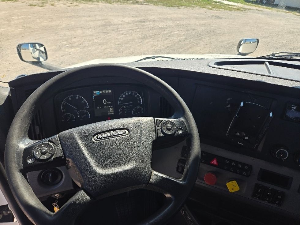 Day Cab Tractor-Heavy Duty Tractors-Freightliner-2020-T12664ST-Weatherford-TX-323,086\n\t\tmiles-$ 62,250 - Image 11