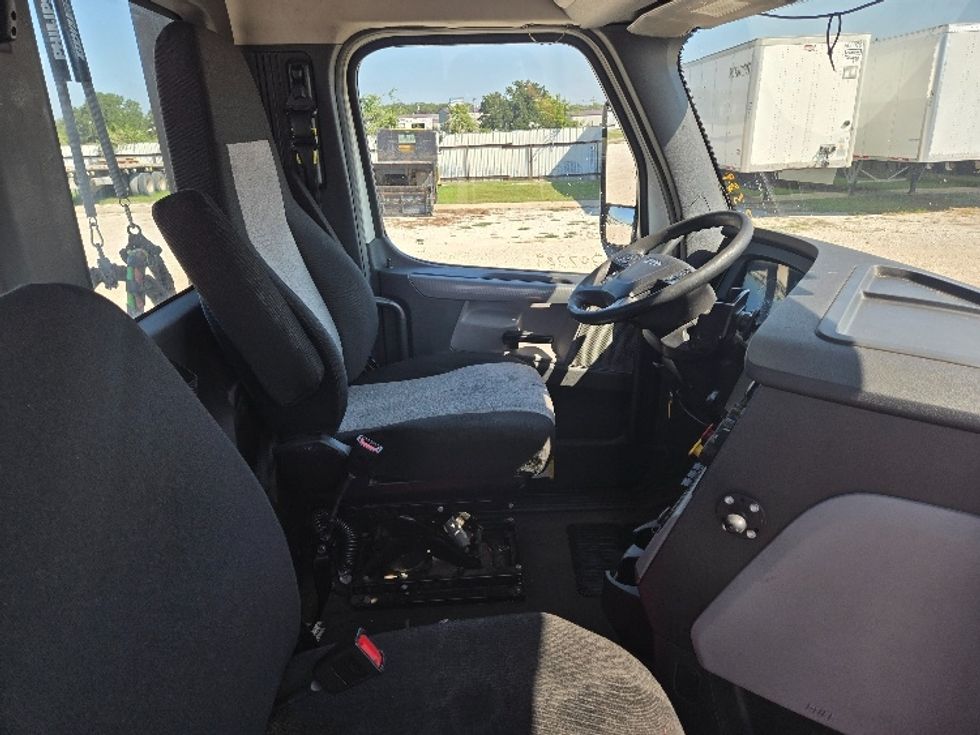 Day Cab Tractor-Heavy Duty Tractors-Freightliner-2020-T12664ST-Weatherford-TX-323,086\n\t\tmiles-$ 62,250 - Image 14