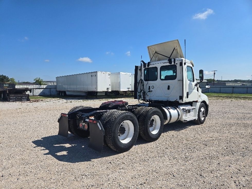 Day Cab Tractor-Heavy Duty Tractors-Freightliner-2020-T12664ST-Weatherford-TX-323,086\n\t\tmiles-$ 62,250 - Image 7