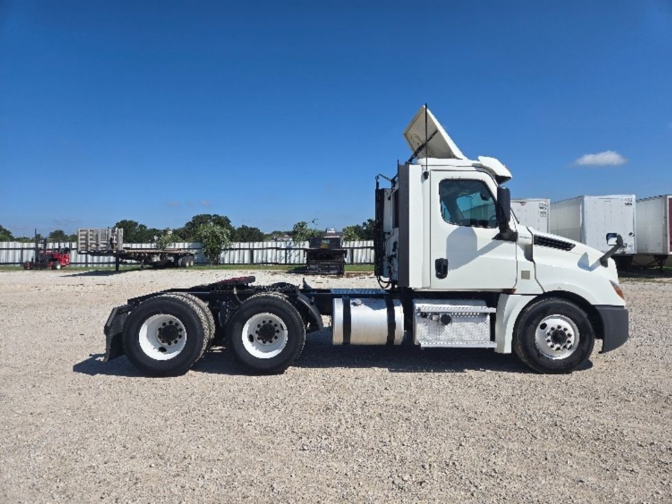 Day Cab Tractor-Heavy Duty Tractors-Freightliner-2020-T12664ST-Weatherford-TX-323,086\n\t\tmiles-$ 62,250 - Image 8