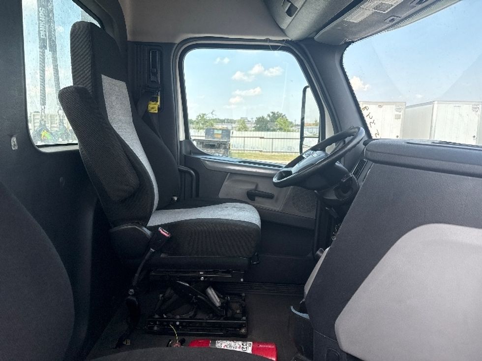 Day Cab Tractor-Heavy Duty Tractors-Freightliner-2020-T12664ST-Weatherford-TX-334,409\n\t\tmiles-$ 58,250 - Image 14