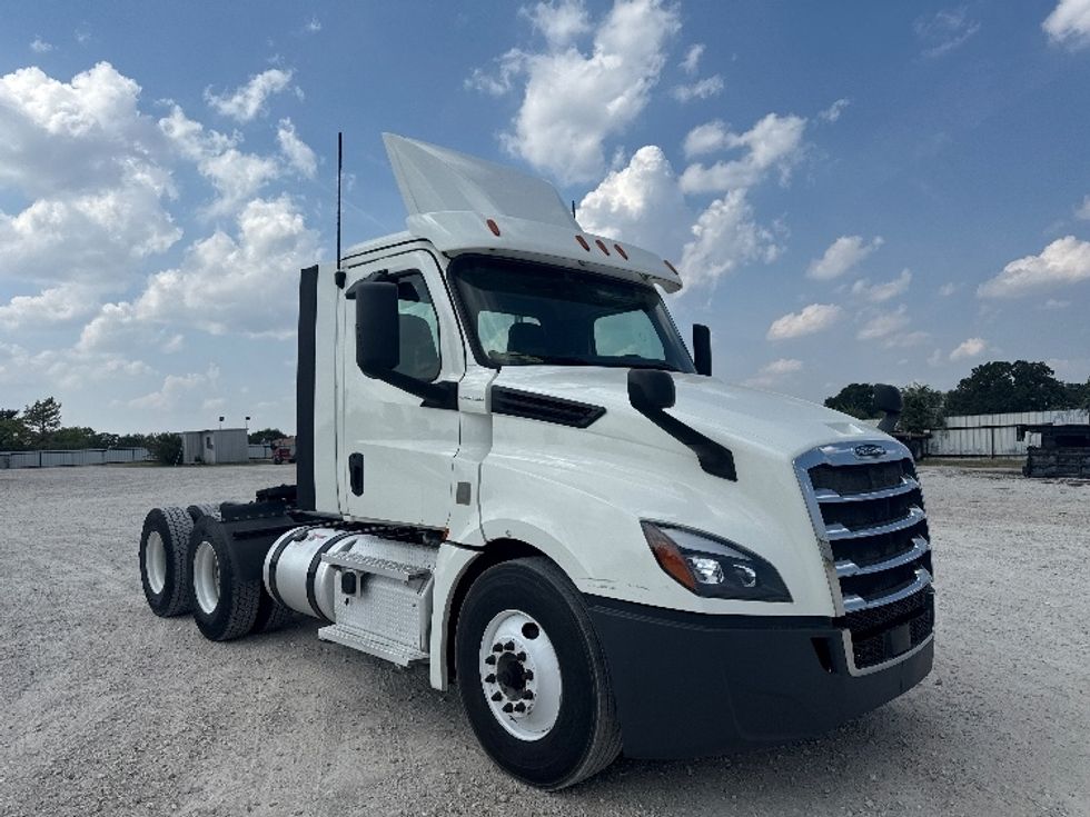 Day Cab Tractor-Heavy Duty Tractors-Freightliner-2020-T12664ST-Weatherford-TX-334,409\n\t\tmiles-$ 58,250 - Image 3