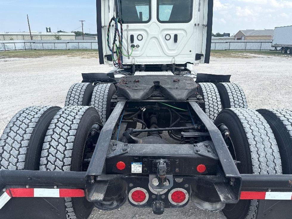 Day Cab Tractor-Heavy Duty Tractors-Freightliner-2020-T12664ST-Weatherford-TX-334,409\n\t\tmiles-$ 58,250 - Image 6