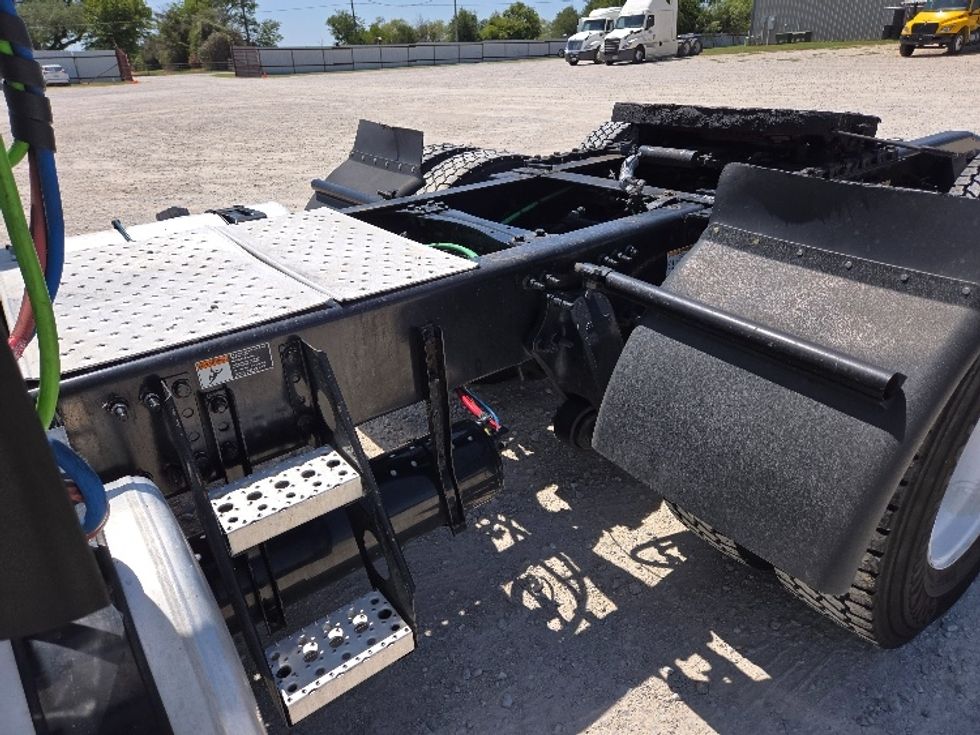 Day Cab Tractor-Heavy Duty Tractors-Freightliner-2020-T12664ST-Weatherford-TX-499,077\n\t\tmiles-$ 49,000 - Image 16