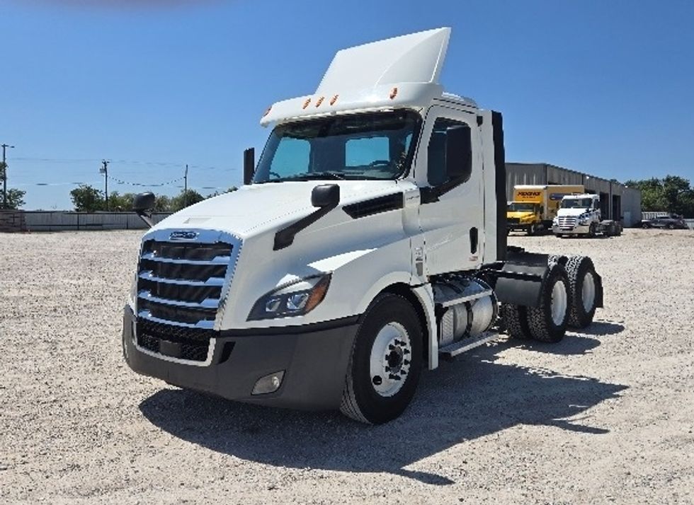 Day Cab Tractor-Heavy Duty Tractors-Freightliner-2020-T12664ST-Weatherford-TX-499,077\n\t\tmiles-$ 49,000 - Image 2