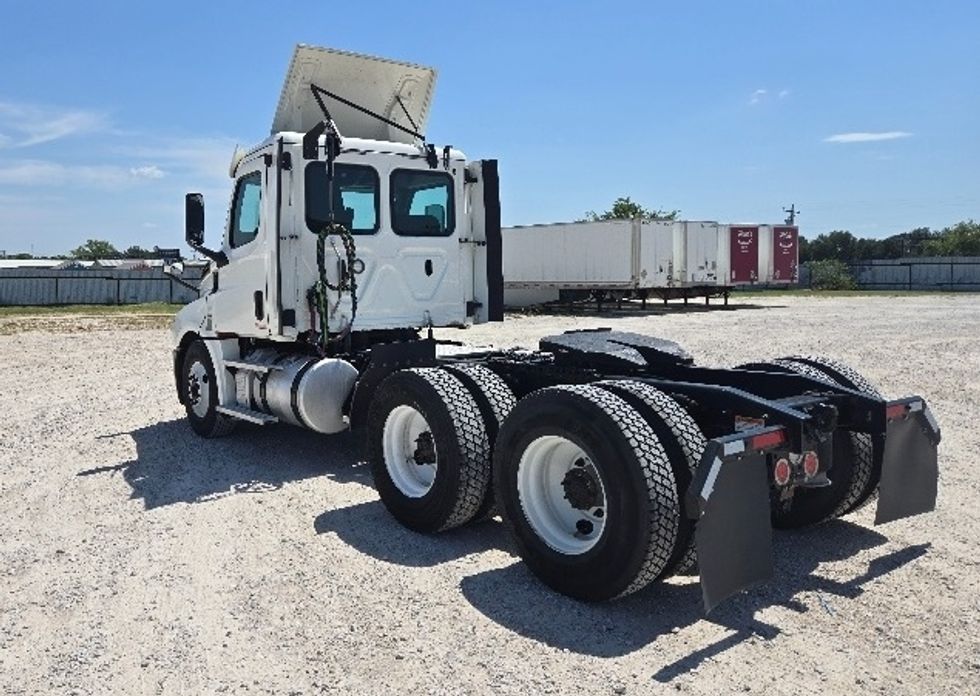 Day Cab Tractor-Heavy Duty Tractors-Freightliner-2020-T12664ST-Weatherford-TX-499,077\n\t\tmiles-$ 49,000 - Image 4