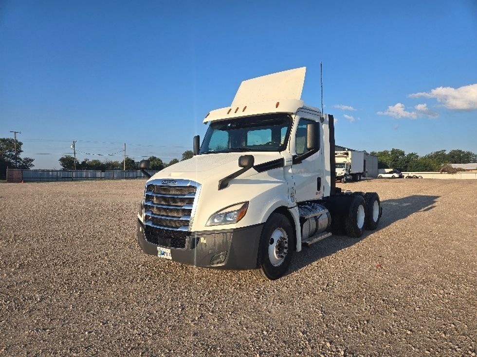 Day Cab Tractor-Heavy Duty Tractors-Freightliner-2020-T12664ST-Weatherford-TX-500,384\n\t\tmiles-$ 49,000 - Image 3
