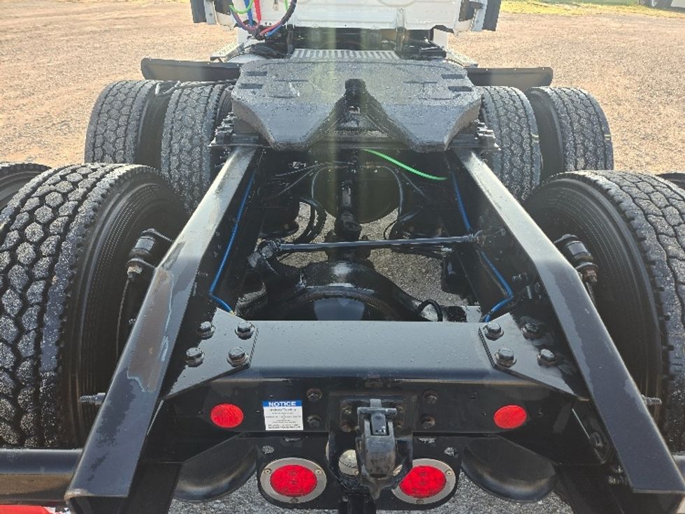 Day Cab Tractor-Heavy Duty Tractors-Freightliner-2020-T12664ST-Weatherford-TX-500,384\n\t\tmiles-$ 49,000 - Image 6